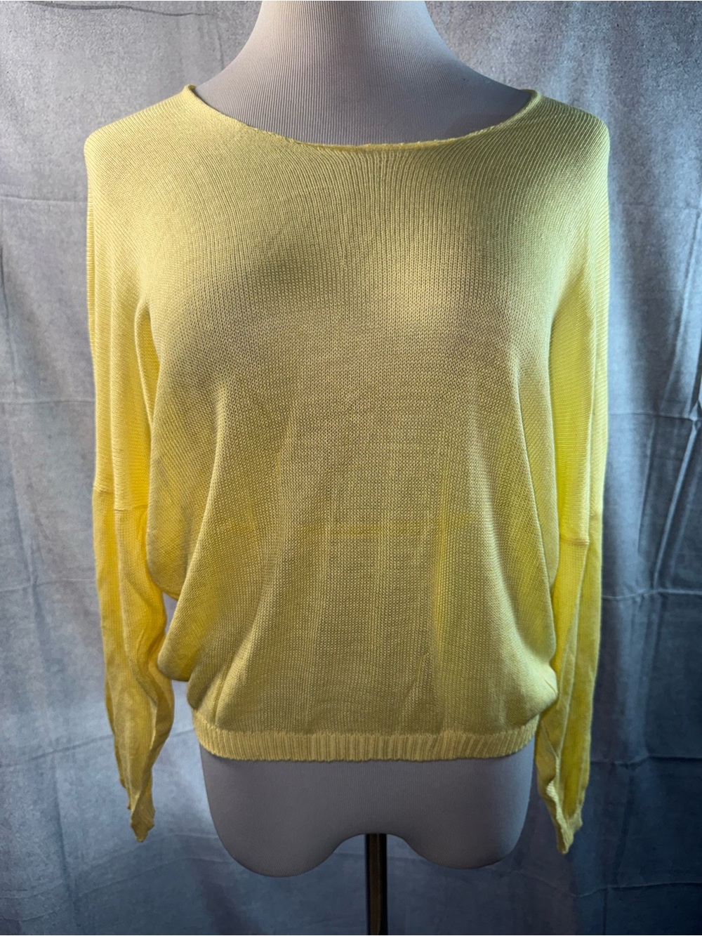 572-Ya Los Angeles Pale Yellow Off-the-Shoulder Sweater